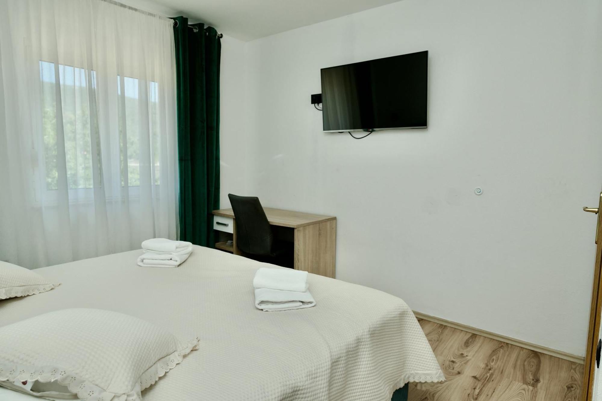 Apartment Lana Bristivica Exterior foto